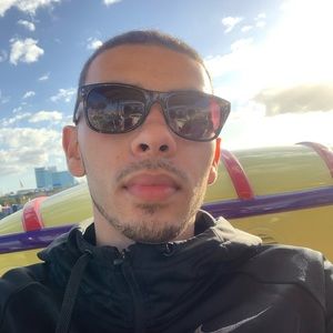 Meet your Posher, Hakim